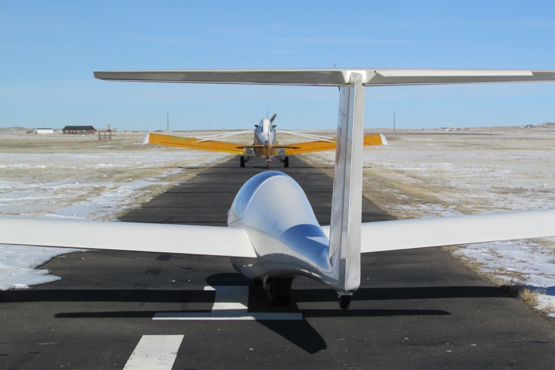 Pawnee and Grob ready for tow, Jan 3, 2016